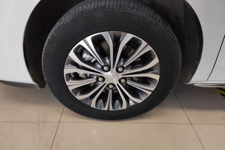 Used Buick GL8 2023 Land Executive Class Smart Enjoyment Model
