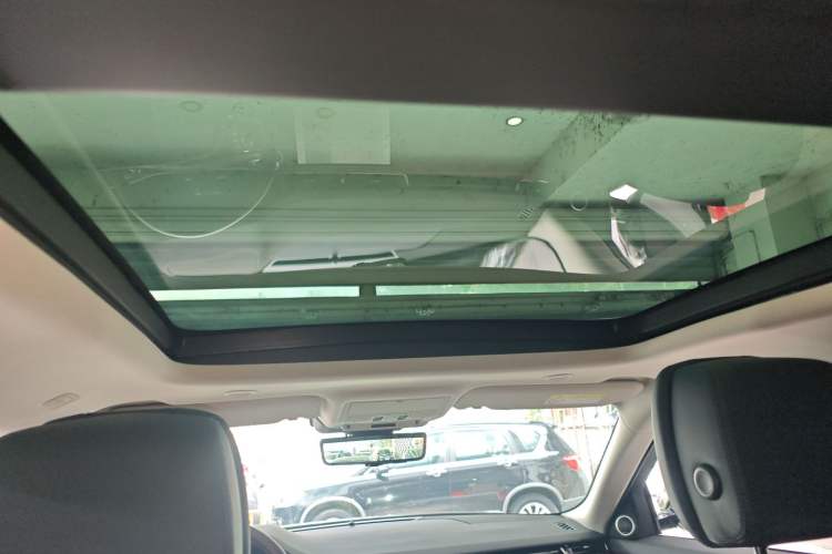 Used Land Rover Range Rover Evoque 2024 Aurora L 249 PS Prestige Light-Chasing Edition
