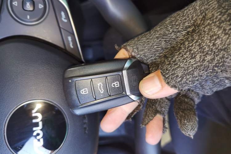 Used Dongfeng Aeolus Yixuan MAX 2023 1.5T Super-Powered Dad Edition
