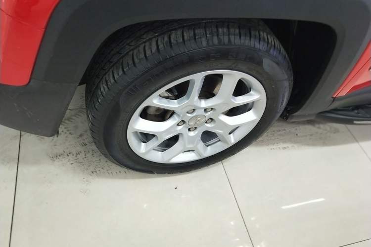 Used  Renegade 2017 180T Automatic Jingneng Edition
