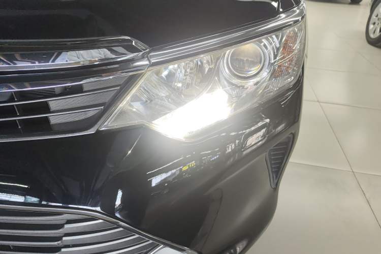 Used Toyota Camry 2015 Dual-Engine 2.5 HG Luxury Navigation Edition
