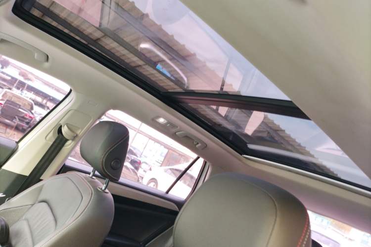 Used Volkswagen Tayron 2019 330TSI Two-Wheel-Drive Luxury Version China V Emission Standard
