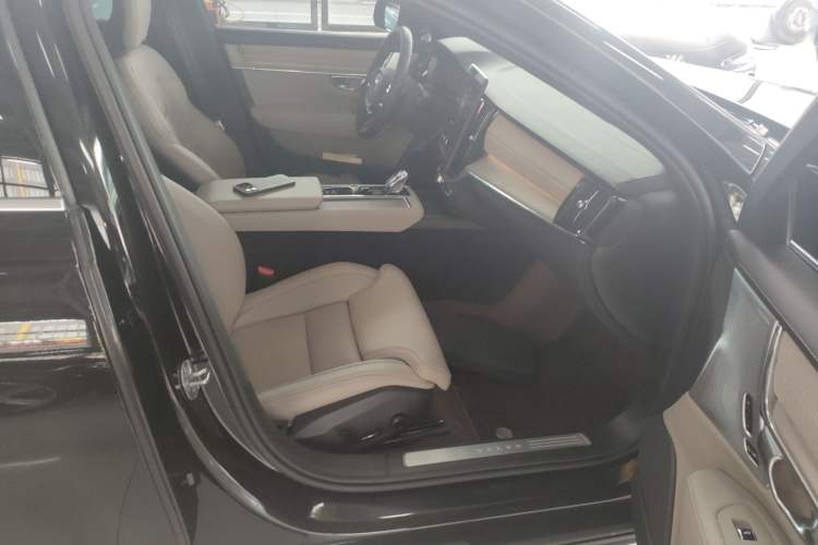 Used Volvo S90 2026 B5 Zhiya Luxury Edition