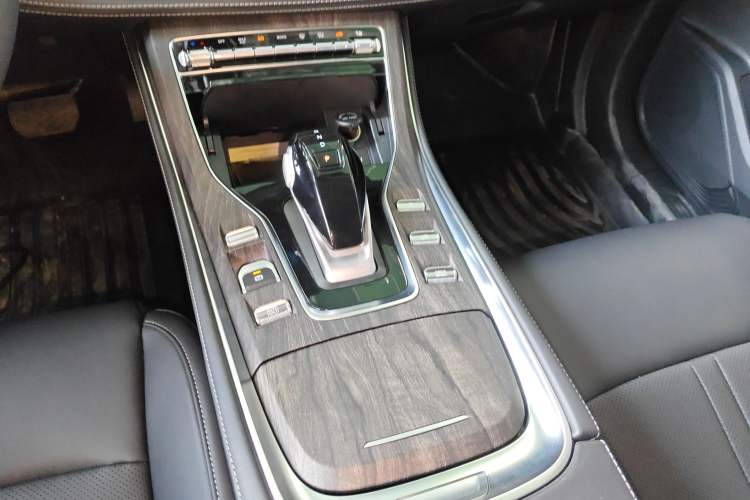 Used  E5 2024 Honor Edition 100KM Deluxe 7-Seater
