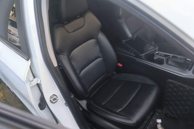 Used Geely Auto Emgrand 2022 4th Generation 1.5L CVT Luxury Model
