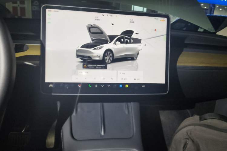 Used Tesla Model Y 2022 Long-Range All-Wheel-Drive Version
