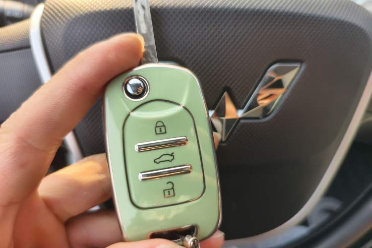 Used Wuling Hongguang MINIEV 2021 Macaron Premium Model – Lithium Iron Phosphate
