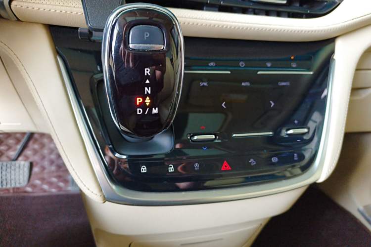 Used Buick GL8 2022 ES Landtrek 653T Luxury Edition
