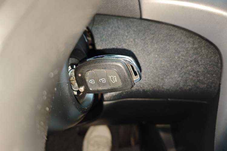 Used Hyundai Elantra 2016 1.6L Automatic Smart Version
