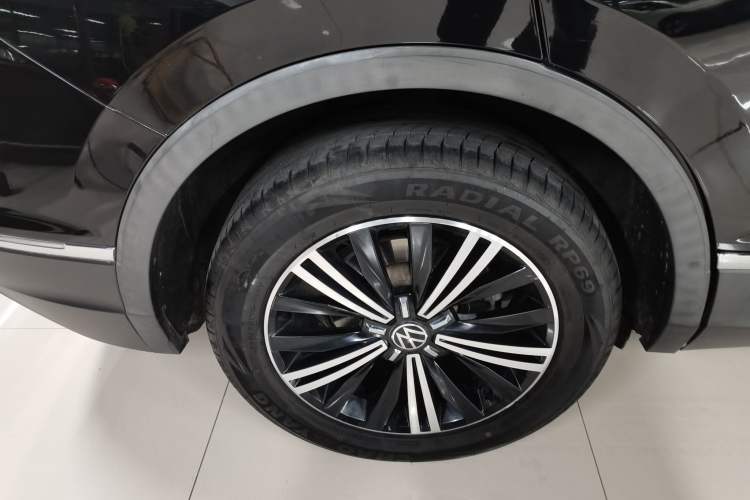 Used Volkswagen Tiguan L 2021 330TSI Automatic Two-Wheel Drive Smart Edition