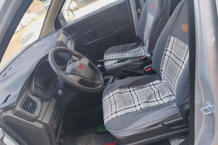 Used Wuling Hongguang V 2022 1.5L Jingqu Edition Electric-Assist LAR