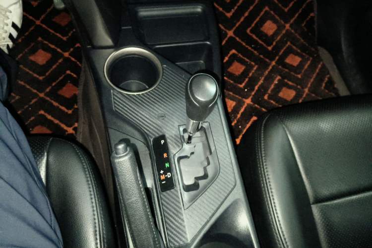 Used Toyota RAV4 2015 2.0L CVT Two-Wheel Drive Fashion Edition
