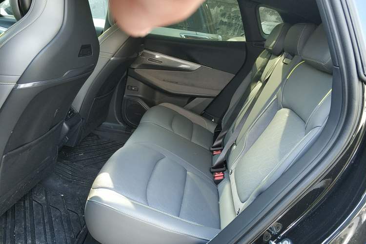 Used Lynk & Co 08 EM-P 2023 120km Long-Range Pro