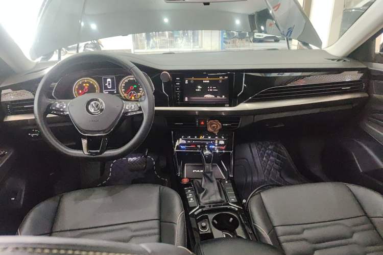 Used Volkswagen Passat 2020 330TSI Elite Edition China VI
