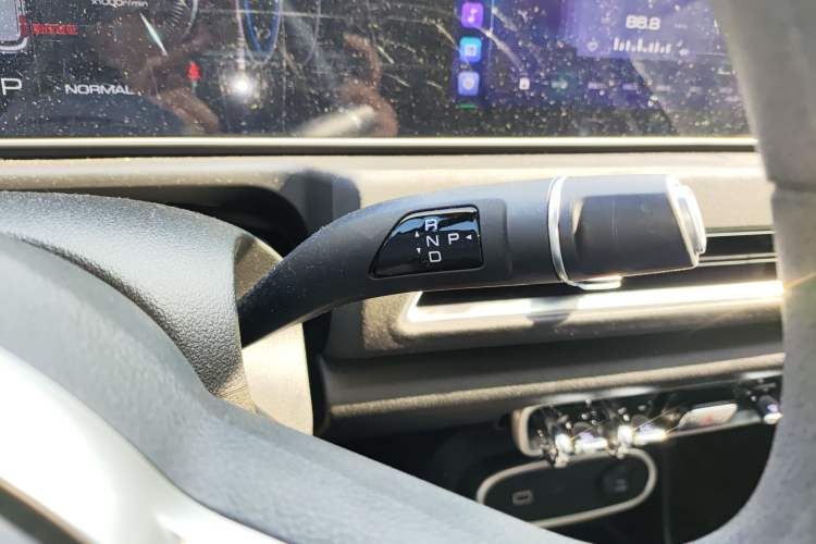 Used ORA Good Cat 2023 401 km Standard Range Comfort Version Lithium Iron Phosphate