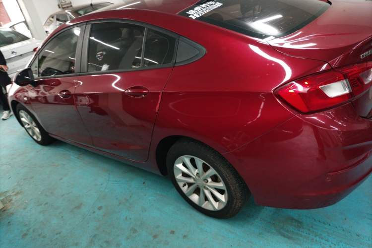 Used Chevrolet Cruze 2017 1.5L Automatic Pioneer Sunroof Edition
