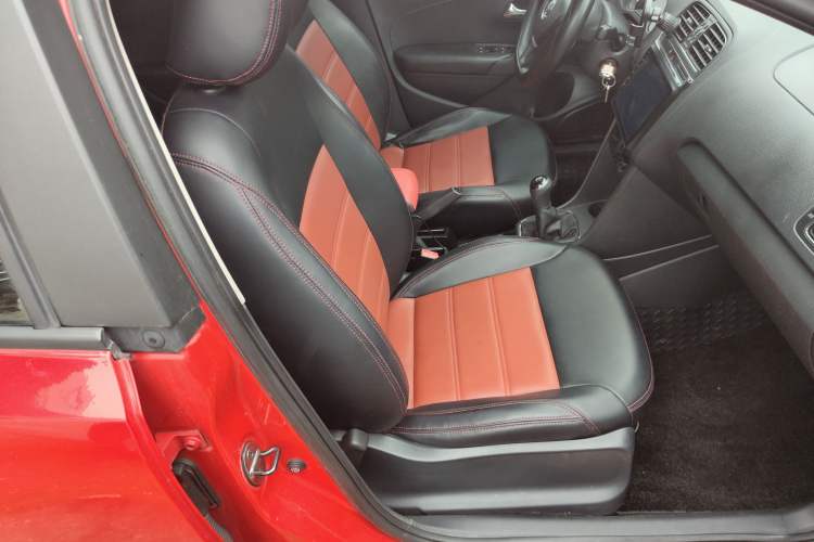 Used Volkswagen Polo 2016 1.4L Manual Fashion Model