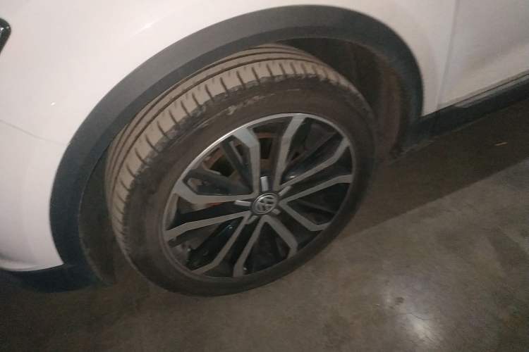 Used Volkswagen T-ROC 2019 280TSI DSG Four-Wheel Drive Luxury Version China V Standard
