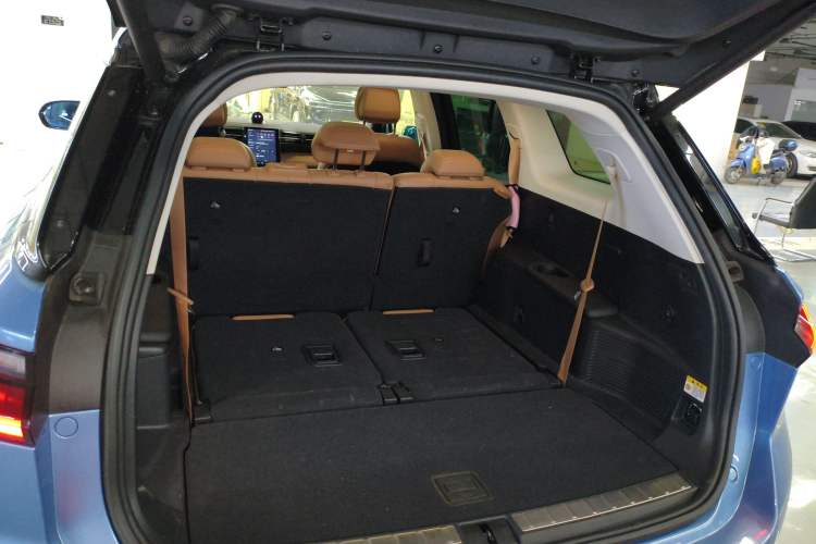 Used Nio ES8 2018 355 km Base Version 7-Seater Edition