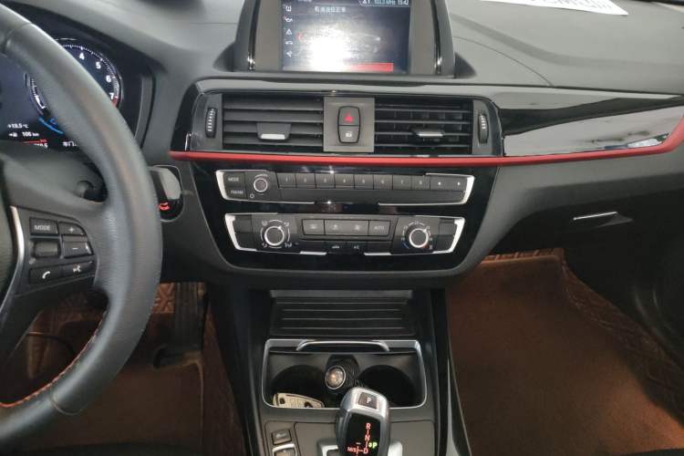 Used BMW 2 Series 2018 220i Sport Design Package
