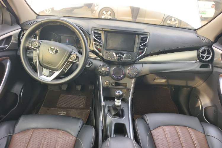 Used BYD Song 2016 GaiShi Edition 1.5TI Manual Elite Model
