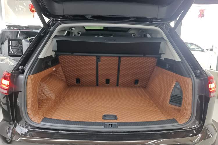 Used Volkswagen Touareg 2019 2.0 TSI Flagship Edition China VI
