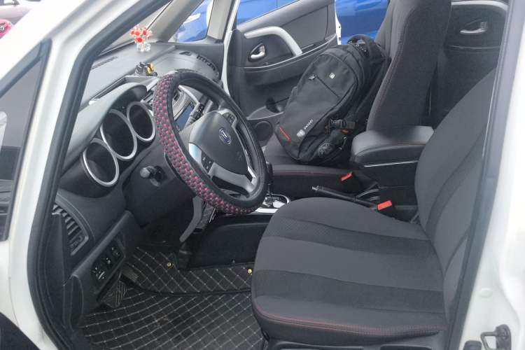 Used Changan CX20 2014 1.4L IMT Sunroof Navigation Version China IV Standard