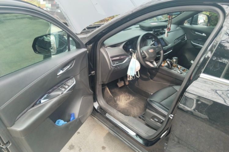 Used Cadillac XT4 2018 28T Two-Wheel Drive Tech Version