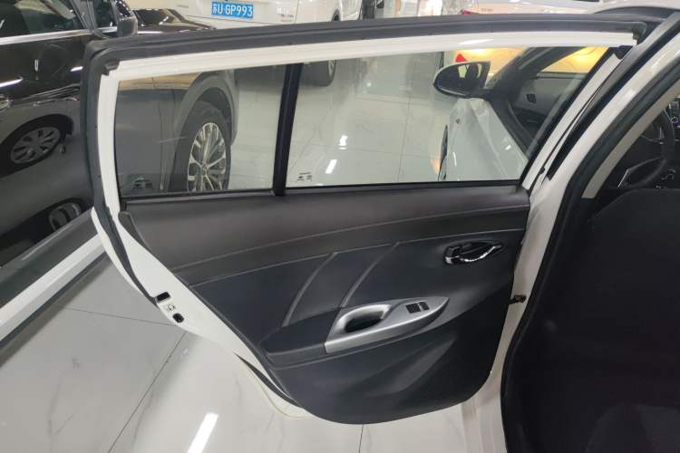 Used Toyota YARiS L 2015 1.5E Automatic Charm Edition
