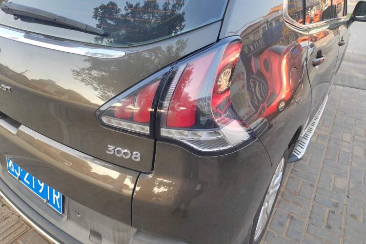 Used Peugeot 3008 2016 2.0L Automatic Classic Edition
