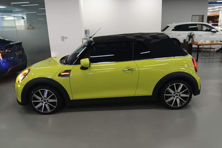 Used  MINI 2022 1.5T COOPER CABRIO Sidewalk
