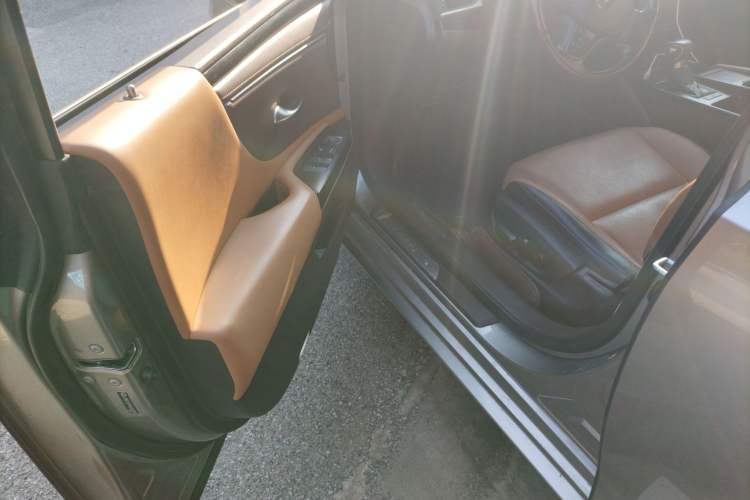 Used Lexus ES 2018 300h Premier Edition China VI Standard
