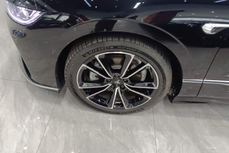 Used VOYAH PASSION 2024 PHEV Four-Wheel Drive Ultra-Long Range Flagship Model
