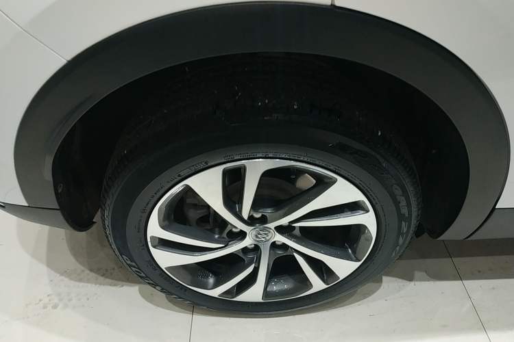 Used Buick Envision 2020 Encore S 652T Two-Wheel Drive Luxury Model
