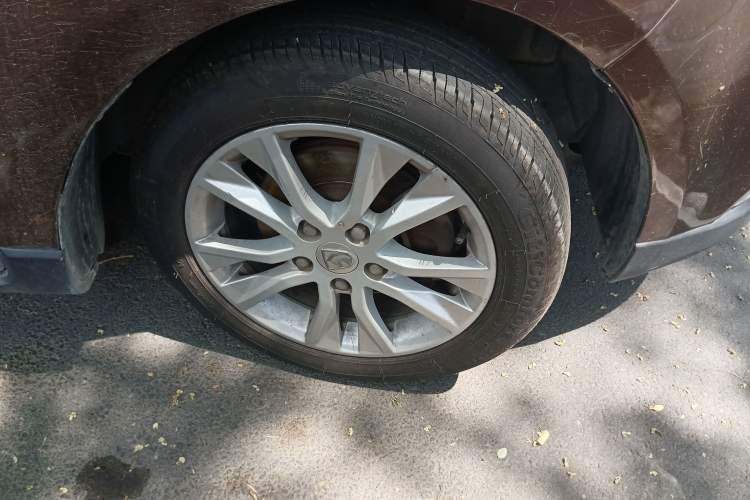 Used Baojun 730 2014 1.5L manual Comfort version 7 seats
