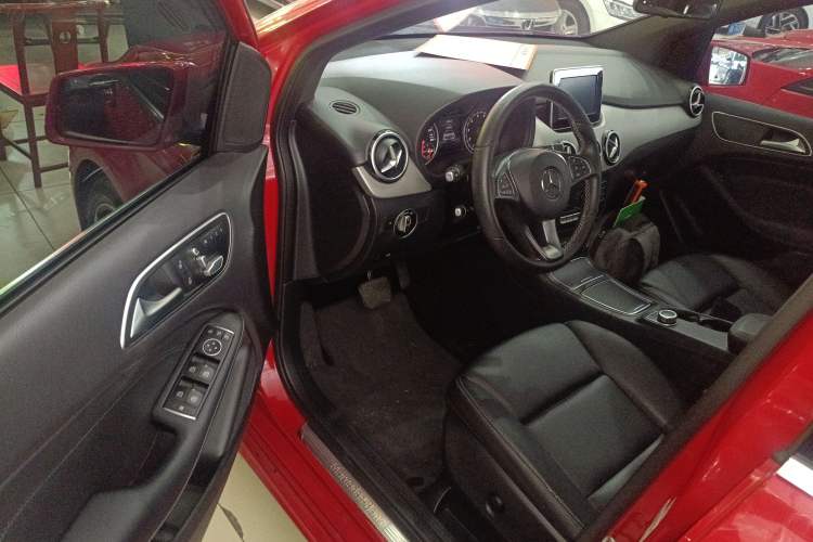 Used Mercedes-Benz B-Class 2015 B 200 Fashion Model