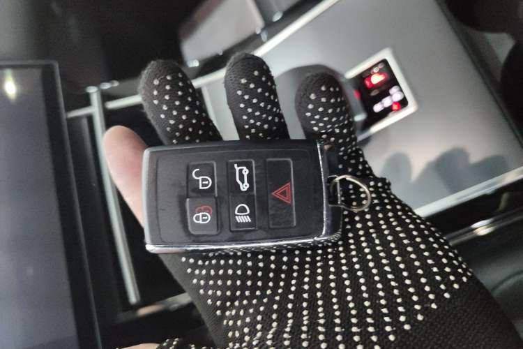 Used Land Rover Range Rover Velar 2024 Dynamic SE