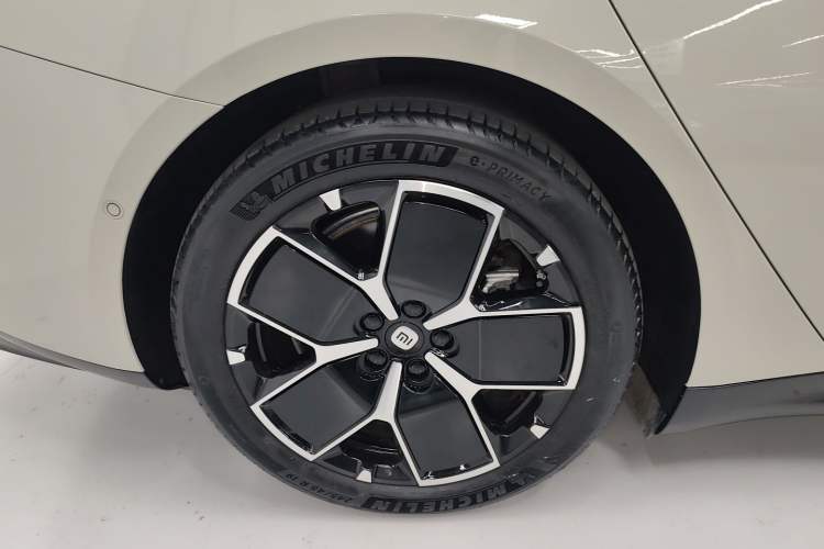 Used  SU7 2024 Rear-Drive Long-Range Intelligent Driving Version
