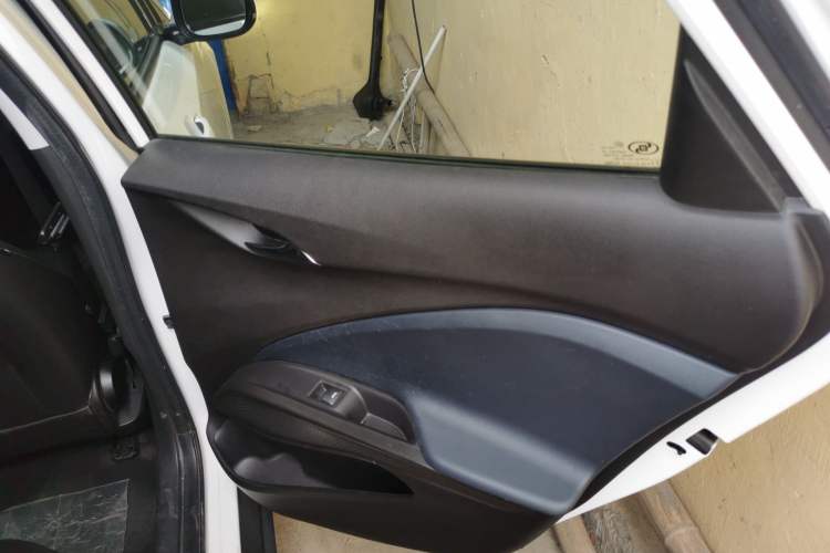 Used Buick Velite 6 2019 Connected Fashion Model
