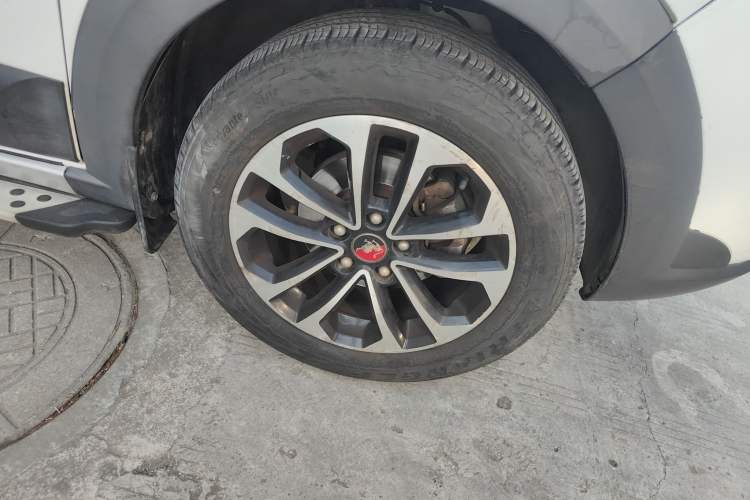 Used FORTHING Joyear X5 2013 1.6L Manual Luxury Model