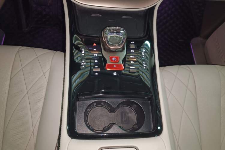 Used Denza D9 2022 DM-i 970 Four-Wheel Drive Flagship Model