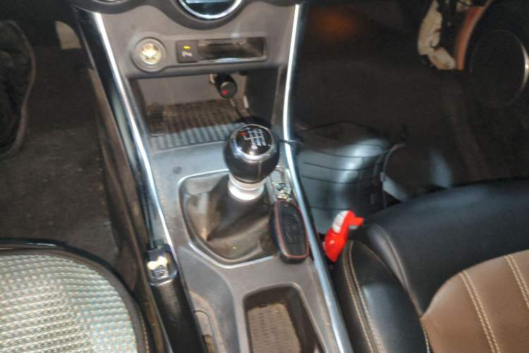 Used BYD Song 2016 Gaishi Edition 1.5TI Manual Haoya Model
