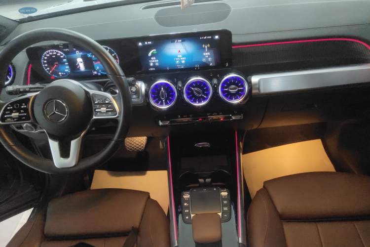 Used Mercedes-Benz GLB 2022 Updated GLB 200 Fashion Edition
