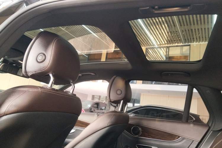 Used Mercedes-Benz GLC 2018 GLC 260 4MATIC Luxury Model
