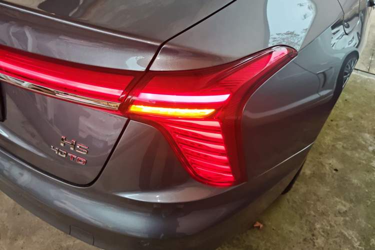 Used Hongqi H5 2023 2.0T Automatic Smart Connect Flagship Edition
