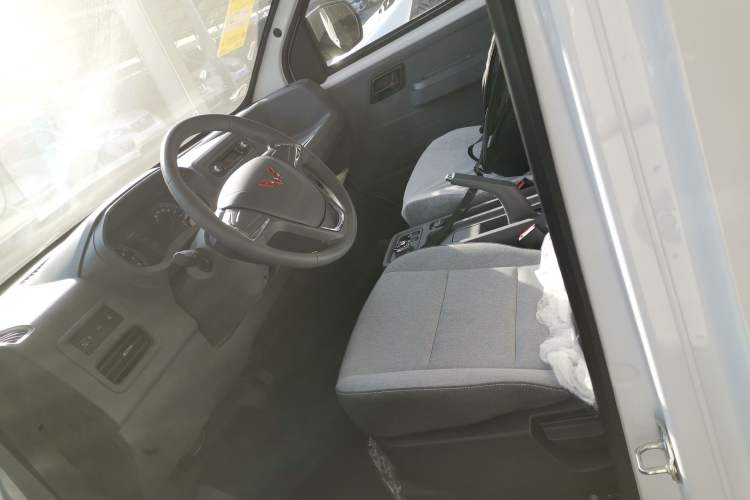 Used Wuling Yangguang 
