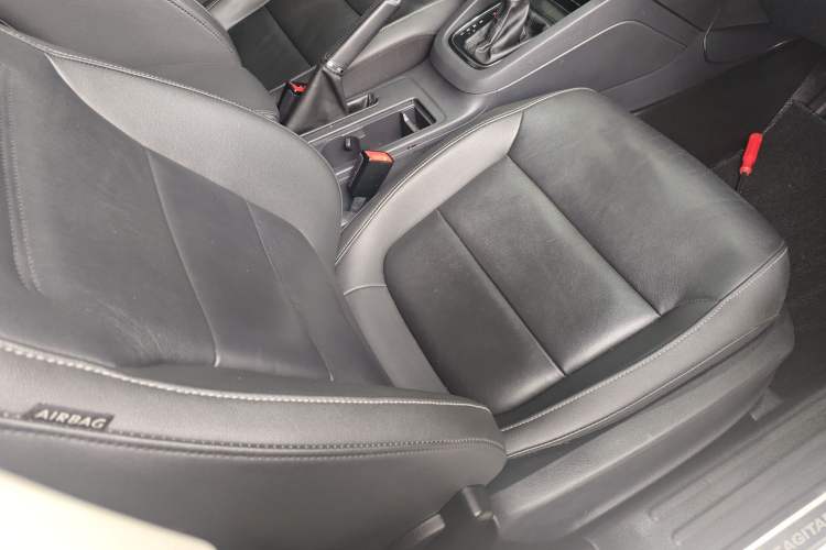 Used Volkswagen Sagitar 2015 230TSI Automatic Comfort Version
