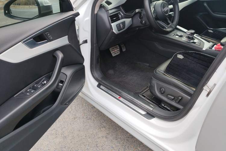 Used Audi A4L 2018 30th Anniversary Edition 40 TFSI Fashion Model