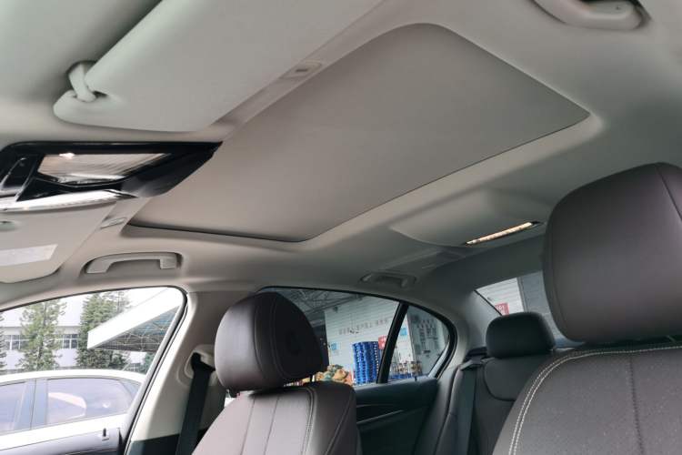 Used BMW 5 Series 2019 525Li Luxury Package
