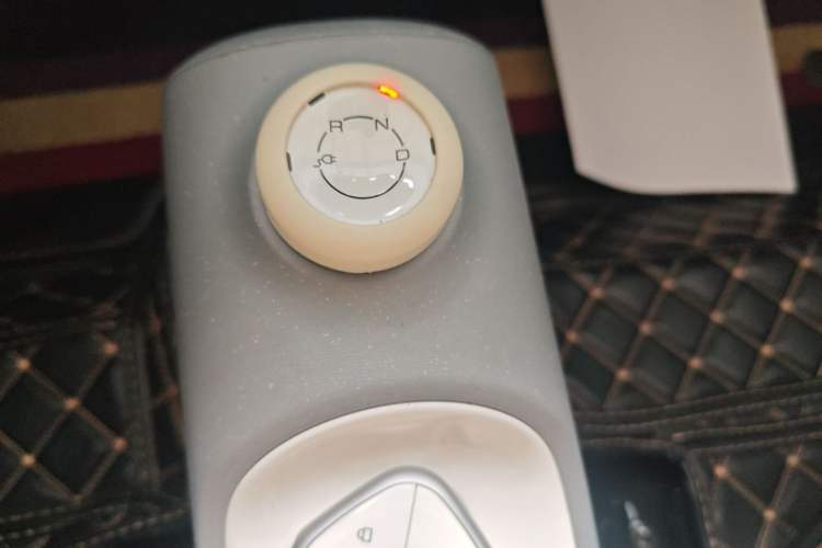 Used Wuling Hongguang MINIEV 2022 GAMEBOY 300km Enthusiast Model with Lithium Iron Phosphate